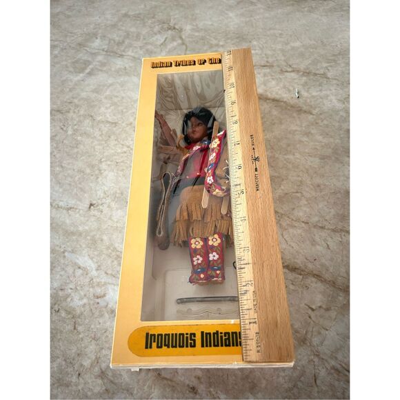 Vintage Native American Doll in Original Box - Picture 8 of 9